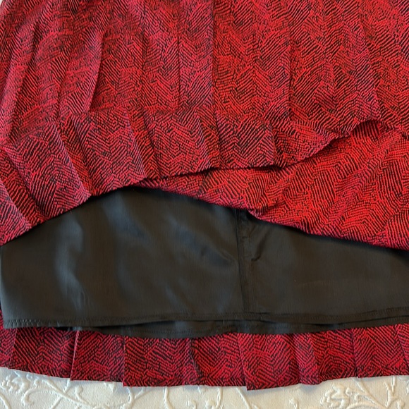 Vintage 80's 100% Silk J.L. Sanford for Narragansett Red & Black Blouse & Skirt - Picture 13 of 14